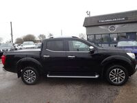 NISSAN NP300